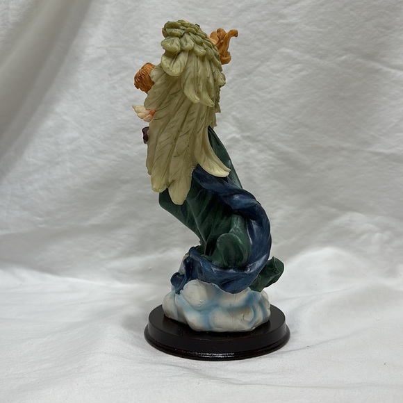 Angel Statue - Picture 3 of 10